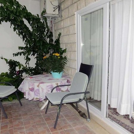 Rooms N&M Baška Voda Esterno foto