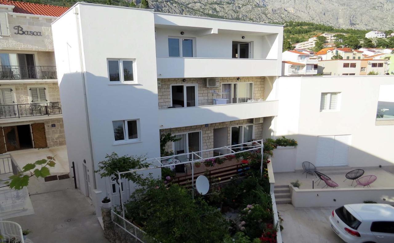 Rooms N&M Baška Voda Esterno foto
