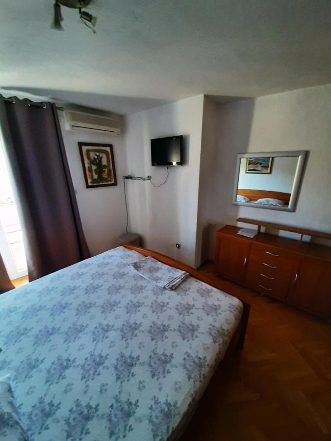 Rooms N&M Baška Voda Esterno foto