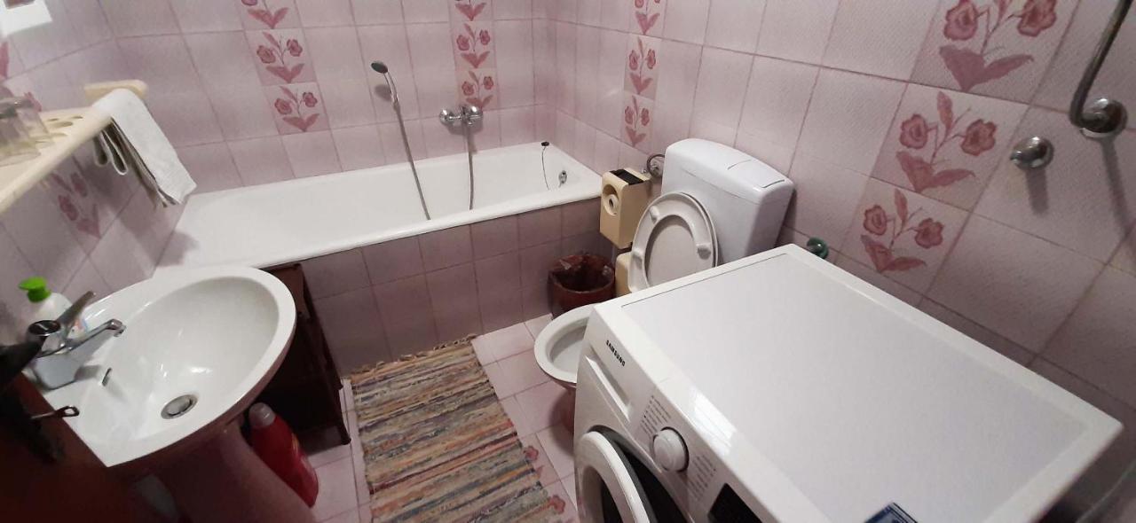 Rooms N&M Baška Voda Esterno foto