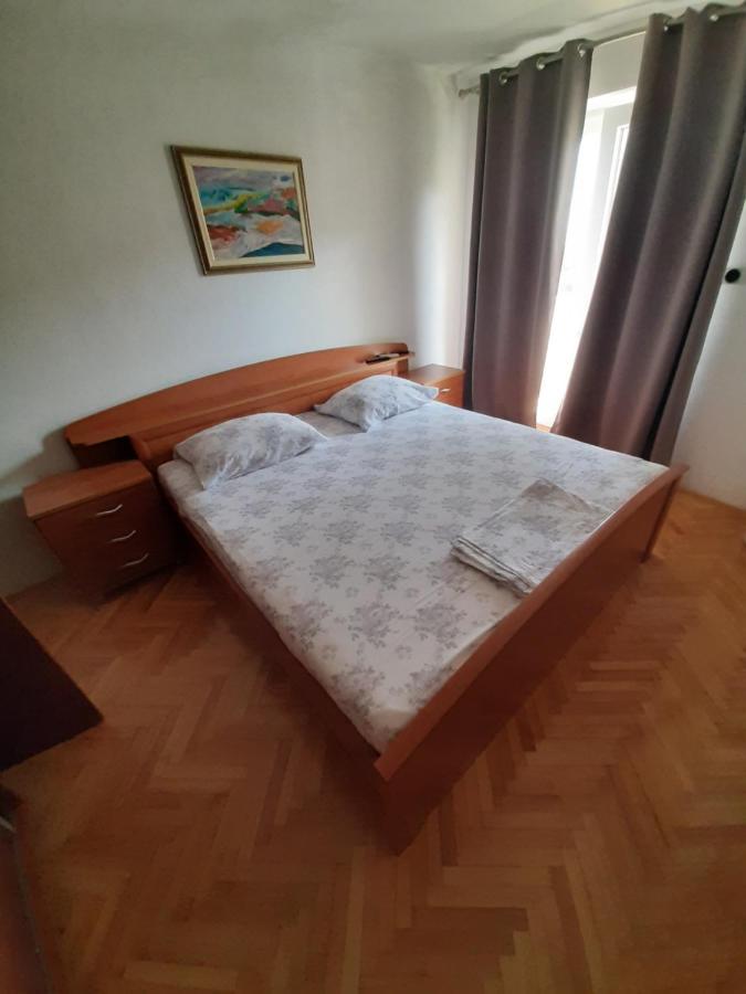 Rooms N&M Baška Voda Esterno foto